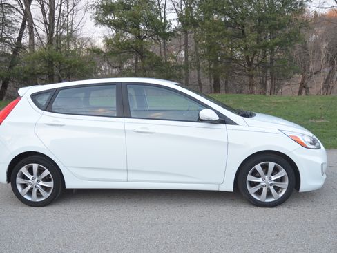 Used 2014 Hyundai Accent SE image 6