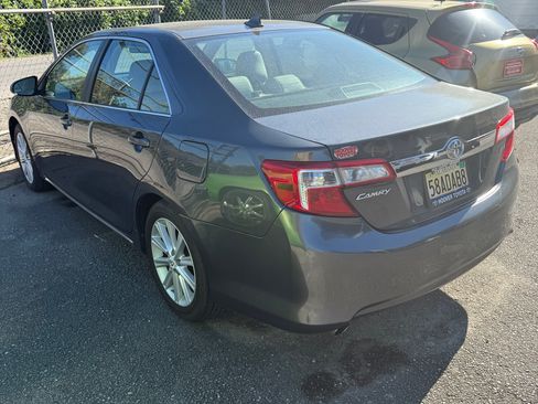 Used 2012 Toyota Camry image 2