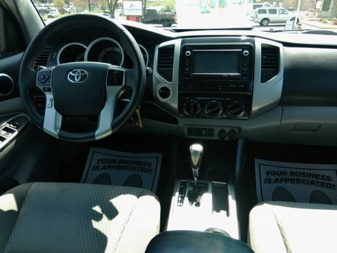 Used 2014 Toyota Tacoma SR5 image 31