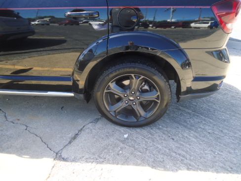 Used 2020 Dodge Journey FWD Crossroad image 6