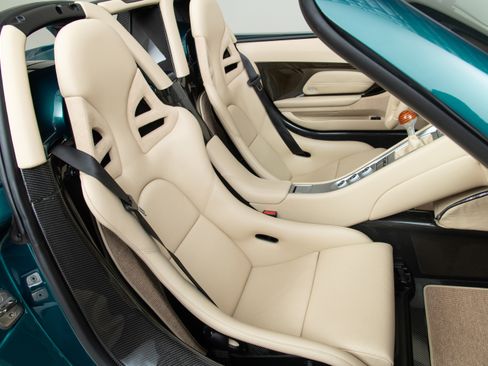 Used 2005 Porsche Carrera GT RWD image 29