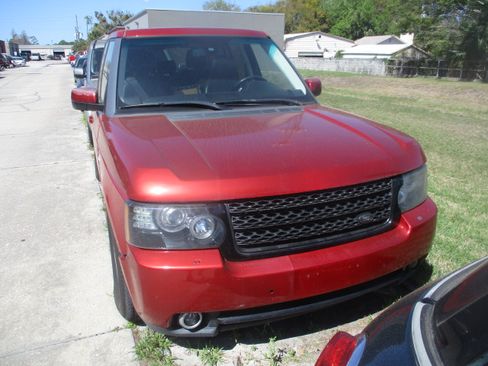 Used 2012 Land Rover Range Rover HSE image 3