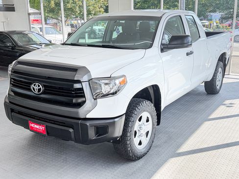 Used 2015 Toyota Tundra 4x4 Double Cab SR5 image 3