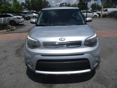 Used 2017 Kia Soul + FWD image 3
