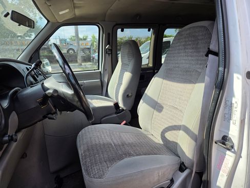 Used 2000 Ford E-350 and Econoline 350 Club Wagon Extended Super Duty RWD image 5