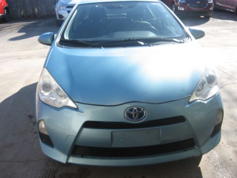 Used 2012 Toyota Prius C image 2