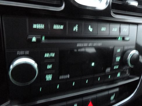 Used 2014 Chrysler 200 Limited image 22