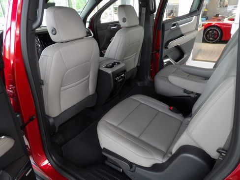 Used 2026 GMC Acadia FWD Elevation image 18