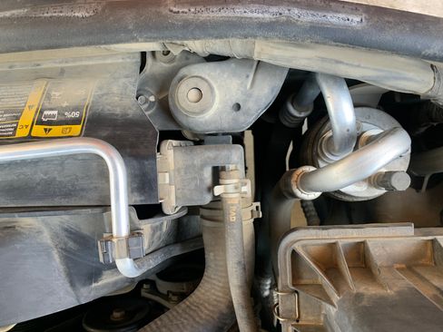 Used 2005 Ford Explorer XLT image 12