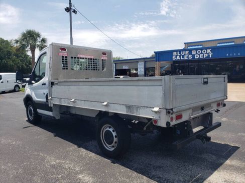 Used 2018 Ford Transit 250 138 RWD image 3