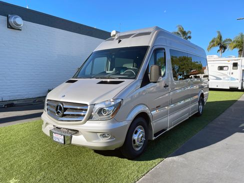 Used 2014 Mercedes-Benz Sprinter 4500 image 4