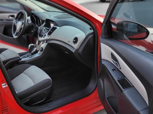Used 2015 Chevrolet Cruze LS image 12