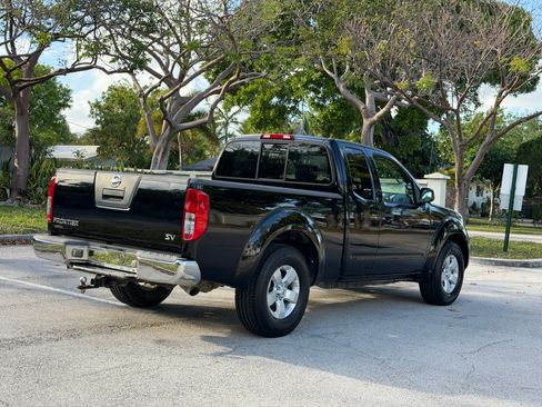 Used 2012 Nissan Frontier 2WD King Cab SV V6 image 3