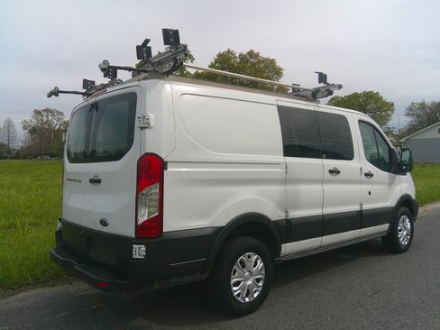 Used 2017 Ford Transit 250 XL image 2