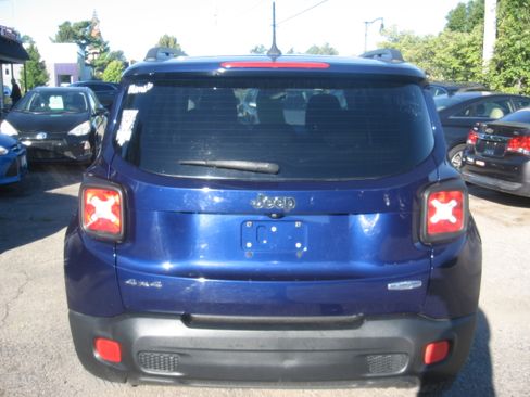 Used 2016 Jeep Renegade Latitude image 5