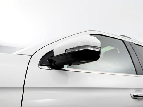 Used 2020 Ford Expedition Limited image 11