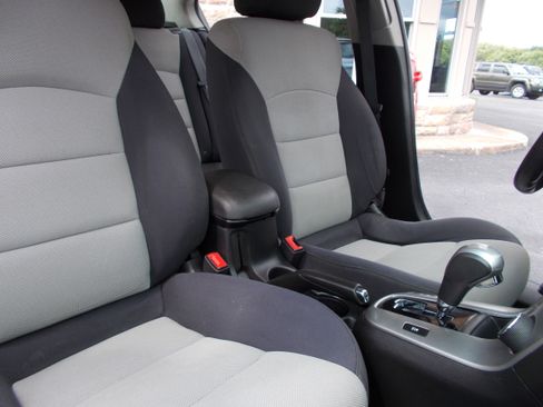 Used 2014 Chevrolet Cruze LS FWD image 24