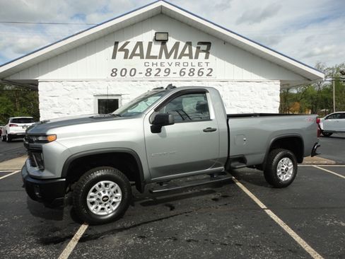Used 2024 Chevrolet Silverado 2500 W/T image 3