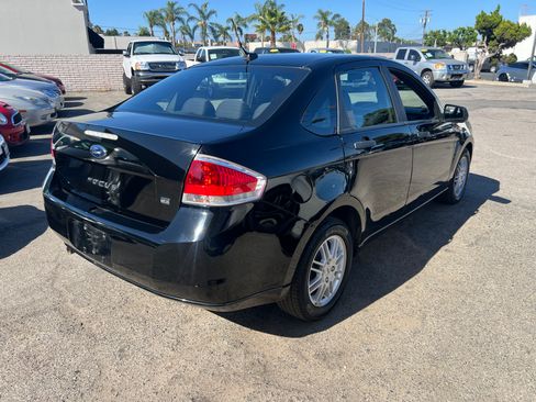 Used 2010 Ford Focus SE Sedan FWD image 8