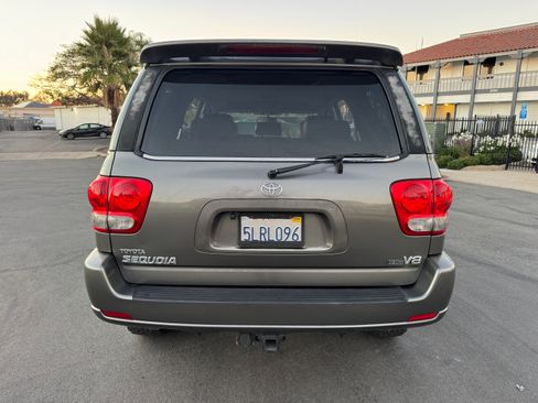 Used 2005 Toyota Sequoia Limited image 7