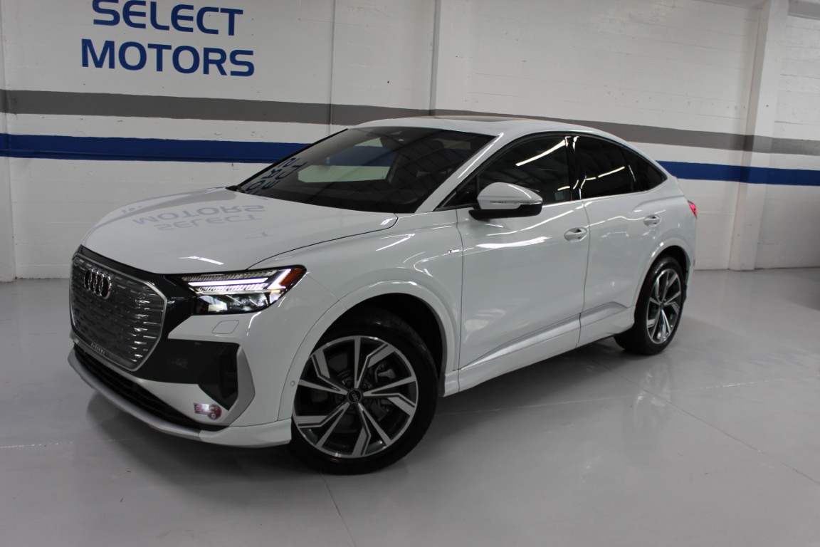 Used 2024 Audi Q4 e-tron quattro Prestige Sportback AWD/4WD image 3