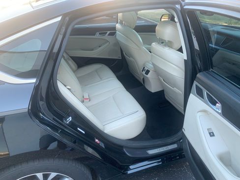 Used 2016 Hyundai Genesis 3.8 image 7