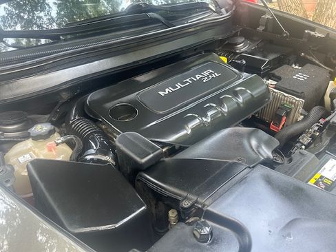 Used 2018 Jeep Cherokee FWD Limited image 28