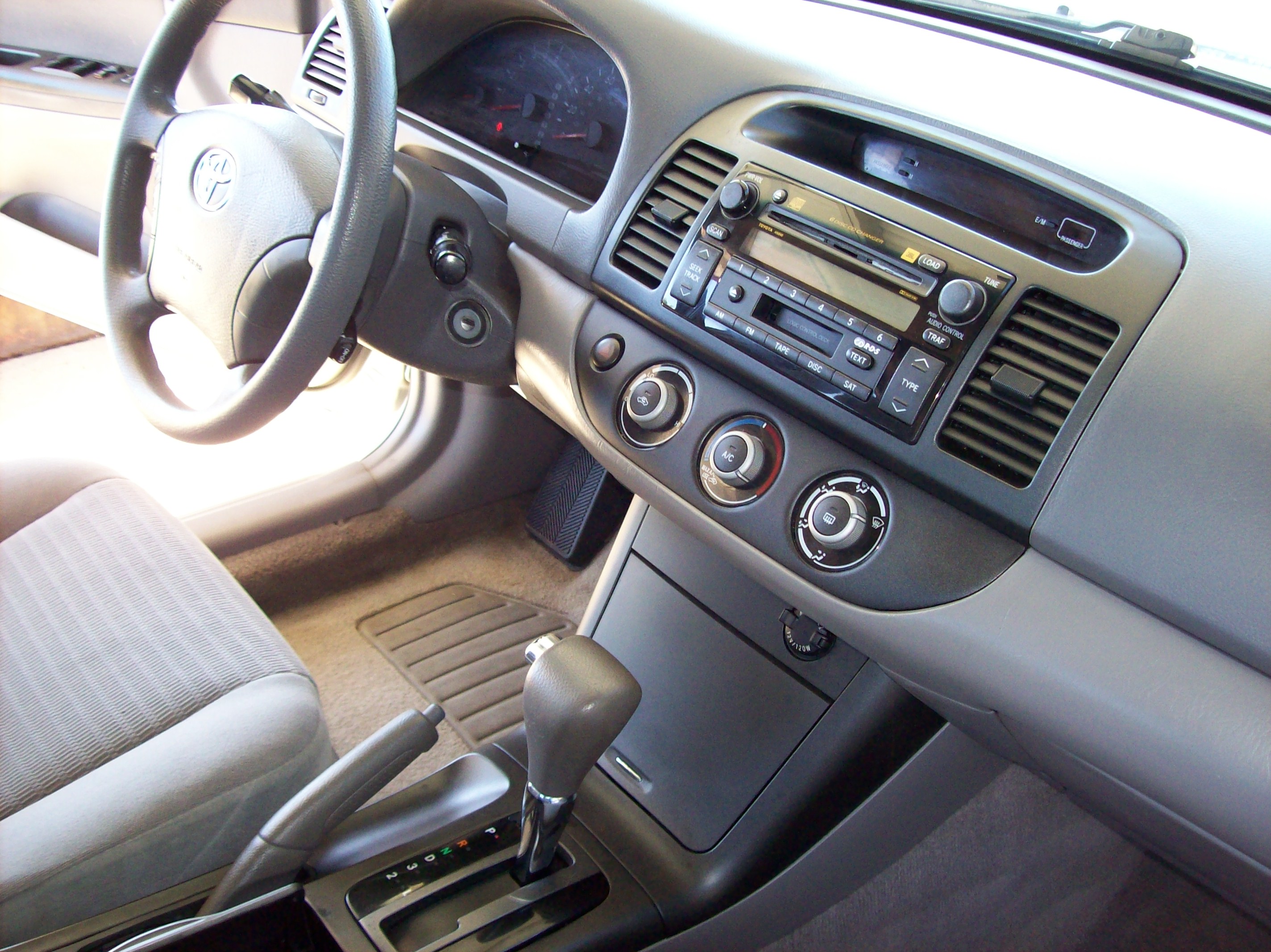 Used 2006 Toyota Camry LE Sedan 4D FWD image 13