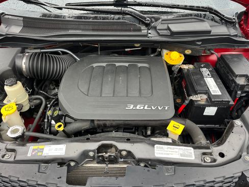 Used 2015 Dodge Grand Caravan SE image 20