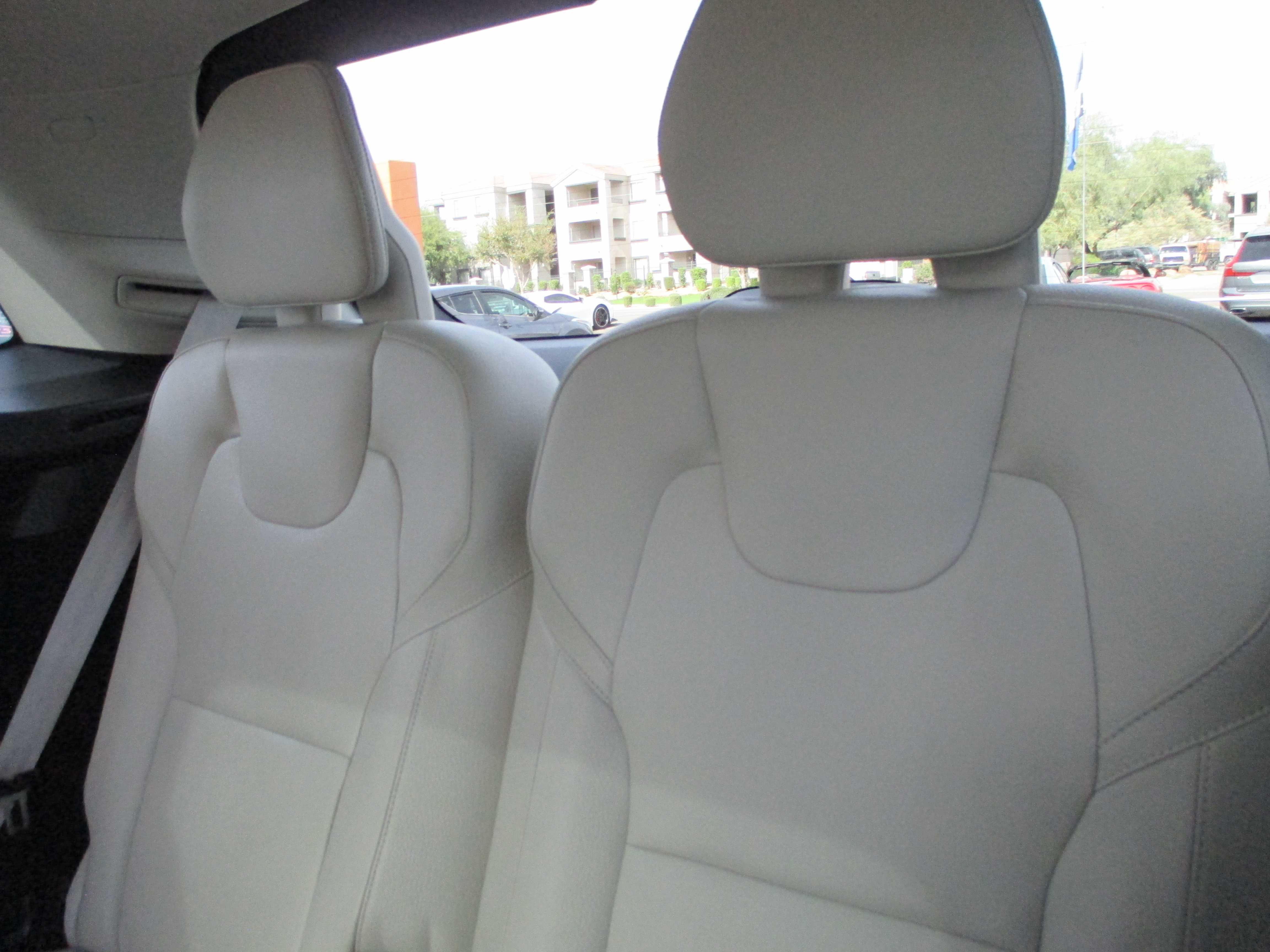 Used 2023 Volvo XC90 AWD B6 Plus Bright image 14