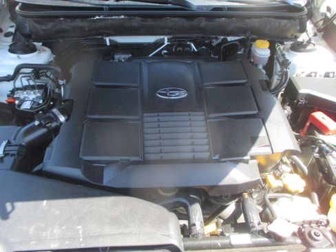Used 2011 Subaru Outback 3.6R Limited AWD/4WD image 19