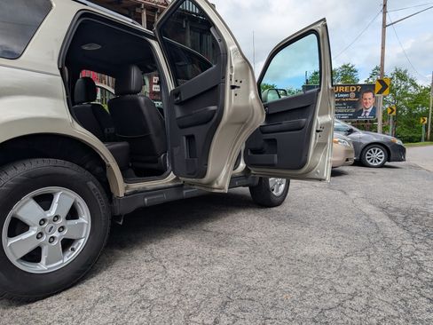Used 2012 Ford Escape 4WD Limited image 7
