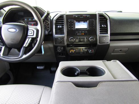 Used 2018 Ford F150 4x4 SuperCrew image 14