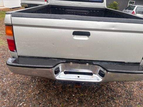 Used 2000 Toyota Tacoma 4x4 Regular Cab image 4