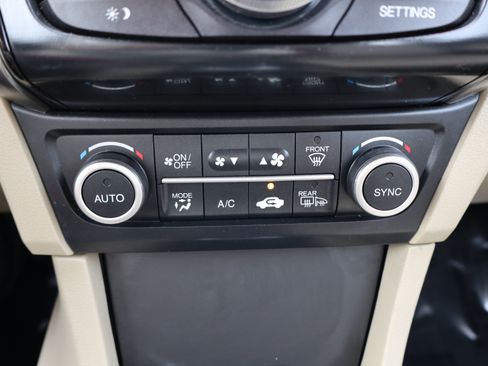 Used 2018 Acura ILX FWD image 21