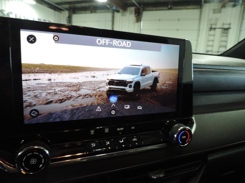 Used 2023 Chevrolet Colorado Trail Boss image 45