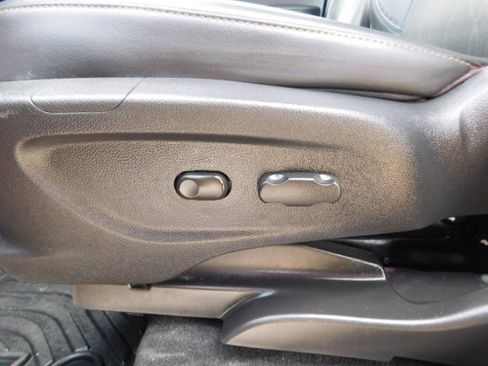 Used 2022 Chevrolet Trax AWD LT w/ 1LT image 9