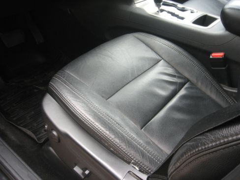 Used 2012 Jeep Grand Cherokee 4WD Laredo image 9