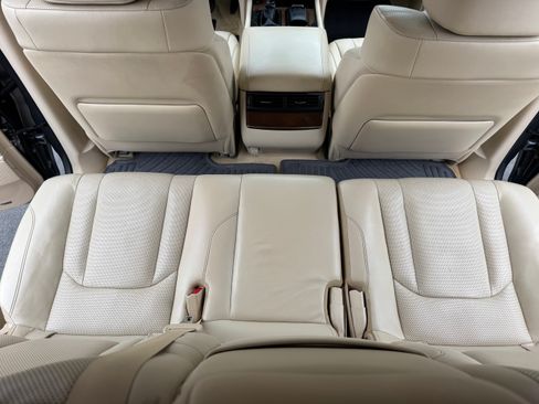 Used 2016 Lexus LX 570 image 27