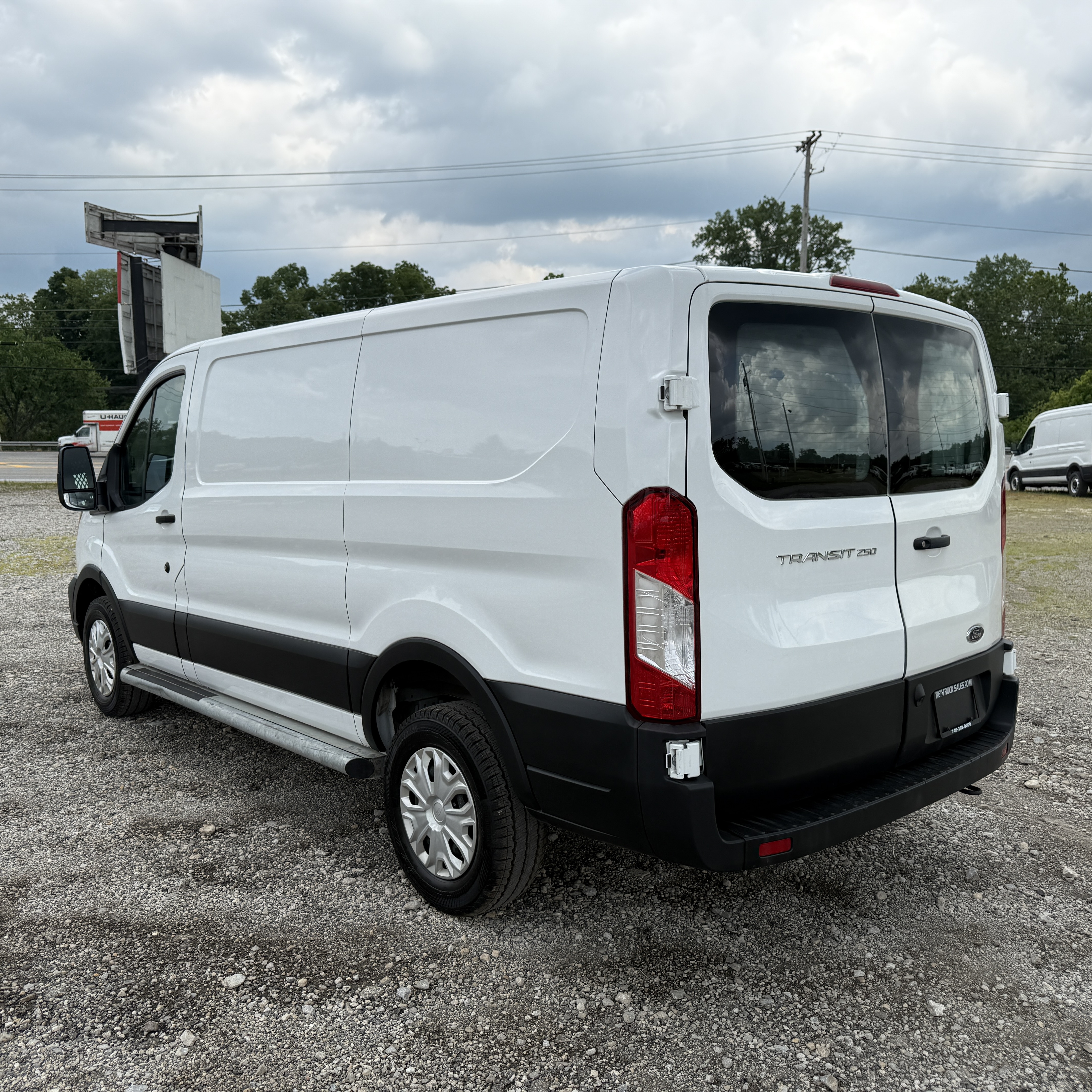 Used 2024 Ford Transit 250 Low Roof RWD image 5