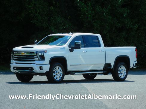 Used 2024 Chevrolet Silverado 2500 High Country image 1