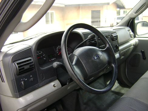 Used 2006 Ford F250 image 10
