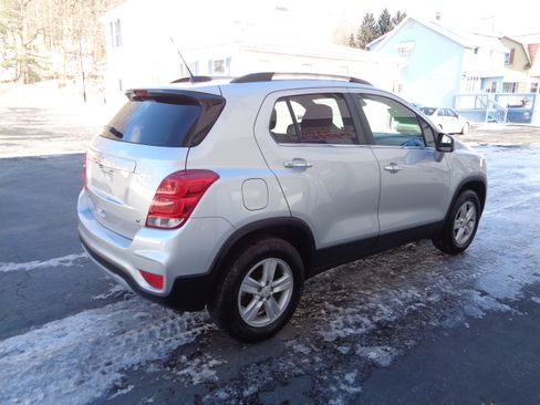 Used 2019 Chevrolet Trax LT image 2