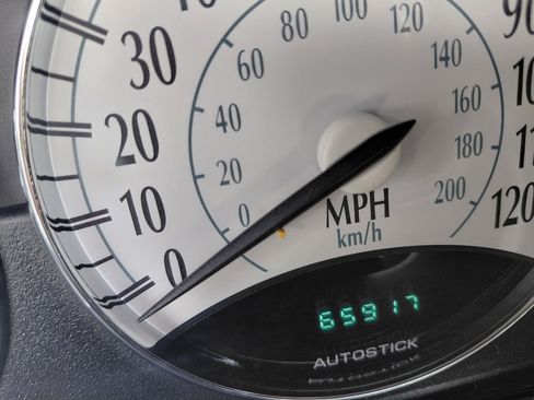 Used 2001 Chrysler Sebring Limited image 16