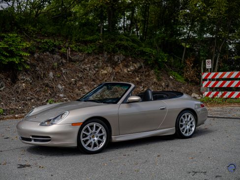 Used 2000 Porsche 911 Carrera Cabriolet RWD image 29