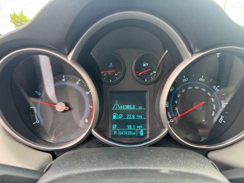 Used 2012 Chevrolet Cruze LT image 25