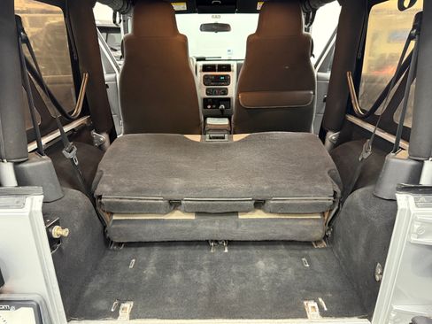Used 2004 Jeep Wrangler X image 30