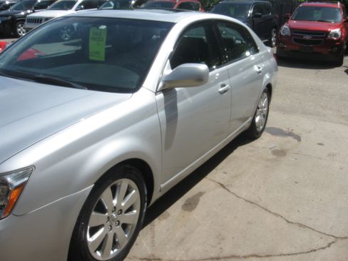 Used 2006 Toyota Avalon XLS FWD image 1