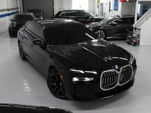 Used 2024 BMW i7 eDrive50 RWD image 13