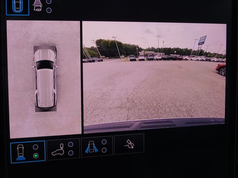 Used 2025 GMC Yukon XL 2WD Denali image 3